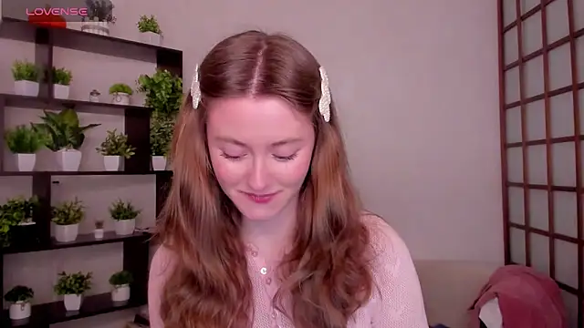 Snapshot of KateCuddle chatting on 04-06-26, 02:53 KateCuddle online show from 04-06-26, 02:53