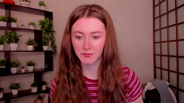 Snapshot of KateCuddle chatting on 04-07-26, 02:45 KateCuddle online show from 04-07-26, 02:45