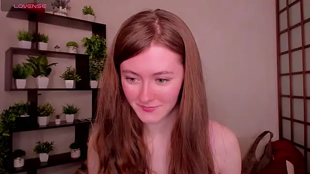 Snapshot of KateCuddle chatting on 04-09-26, 02:33 KateCuddle online show from 04-09-26, 02:33