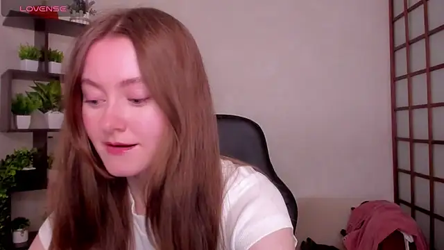 Snapshot of KateCuddle chatting on 04-10-26, 02:39 KateCuddle online show from 04-10-26, 02:39