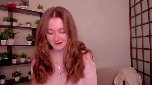 Snapshot of KateCuddle chatting on 04-21-26, 03:02 KateCuddle online show from 04-21-26, 03:02