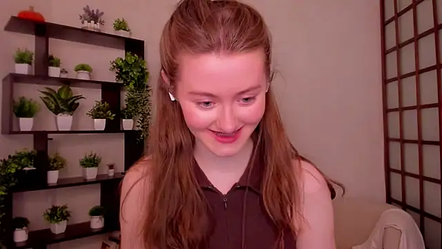 Snapshot of KateCuddle chatting on 04-29-26, 03:21 KateCuddle online show from 04-29-26, 03:21