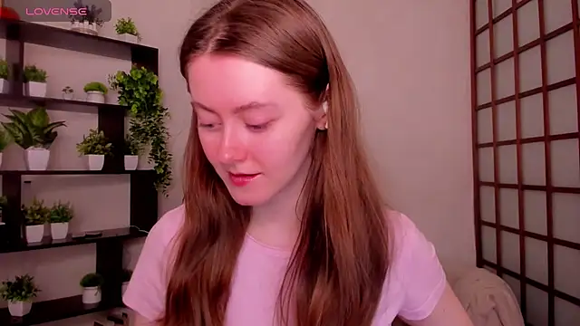 Snapshot of KateCuddle chatting on 05-05-26, 01:57 KateCuddle online show from 05-05-26, 01:57