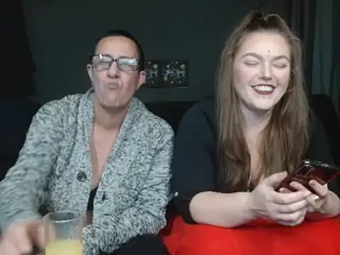 Snapshot of SherineDivine_et_Hoyden chatting on 12-31-24, 09:39 SherineDivine et Hoyden online show from 12-31-24, 09:39