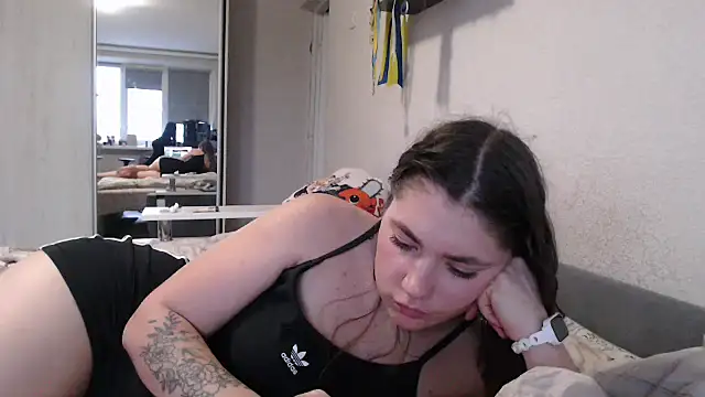 Snapshot of delightful_sofi chatting on 02-18-26, 01:40 delightful sofi online show from 02-18-26, 01:40