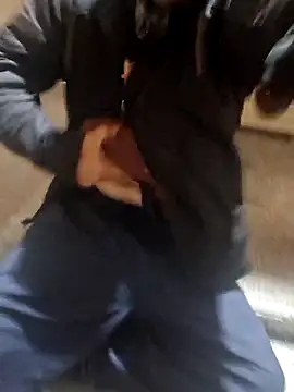 Snapshot of shaved chatting on 11-27-25, 06:37 shaved online show from 11-27-25, 06:37