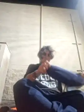 Snapshot of shaved chatting on 12-01-25, 06:40 shaved online show from 12-01-25, 06:40