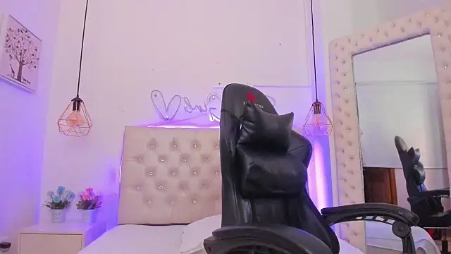 xiomara  cortes online show from 01-27-25, 10:06