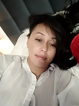 Snapshot of SaharaGarcia__ chatting on 06-19-26, 10:46 SaharaGarcia online show from 06-19-26, 10:46