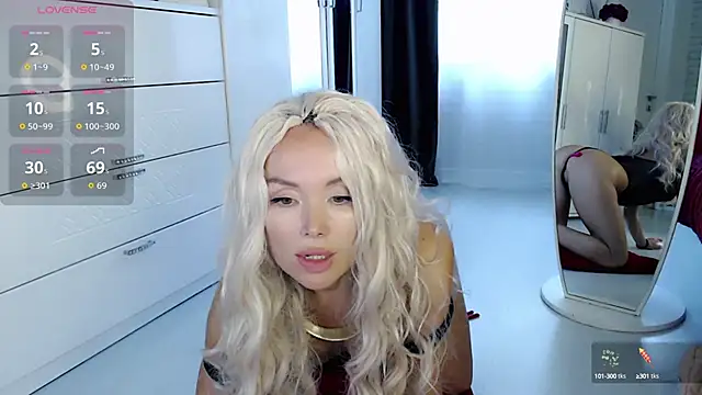 WhiteBunny online show from 09-09-25, 10:04
