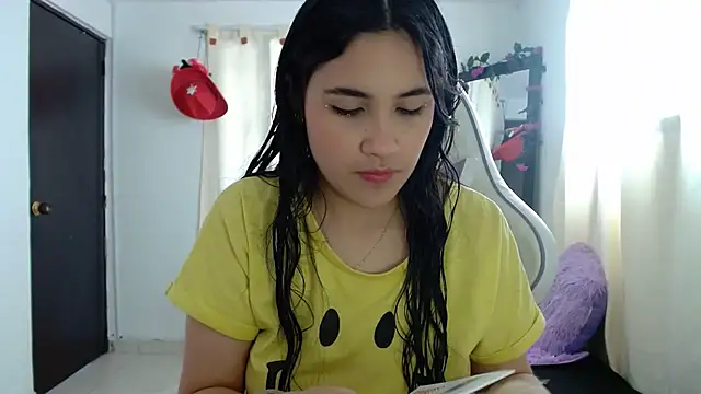 Snapshot of InocentHeaven1 chatting on 02-08-25, 01:22 InocentHeaven1 online show from 02-08-25, 01:22