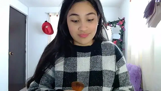 Snapshot of InocentHeaven1 chatting on 02-19-25, 12:44 InocentHeaven1 online show from 02-19-25, 12:44