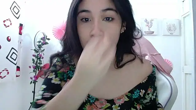 Snapshot of InocentHeaven1 chatting on 10-15-25, 01:33 InocentHeaven1 online show from 10-15-25, 01:33