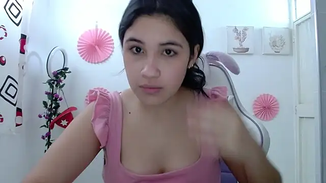 Snapshot of InocentHeaven1 chatting on 10-27-25, 01:04 InocentHeaven1 online show from 10-27-25, 01:04