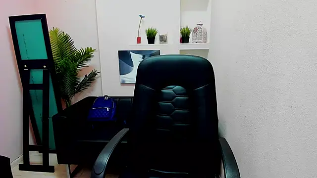 Persephoni online show from 12-26-24, 05:58