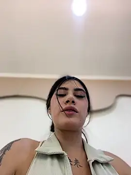 clarachanelricek online show from 02-18-25, 09:20