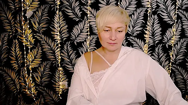 Olivia playful online show from 02-06-25, 03:20