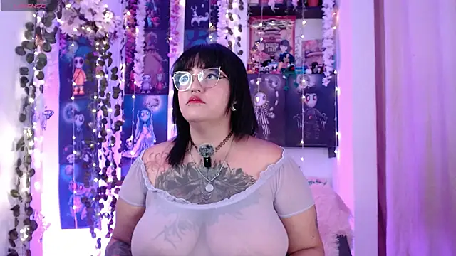 Snapshot of _Ali_Brinck_ chatting on 01-14-25, 11:58 Ali Brinck online show from 01-14-25, 11:58