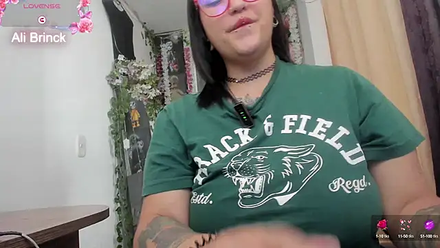 Snapshot of _Ali_Brinck_ chatting on 02-21-25, 09:00 Ali Brinck online show from 02-21-25, 09:00