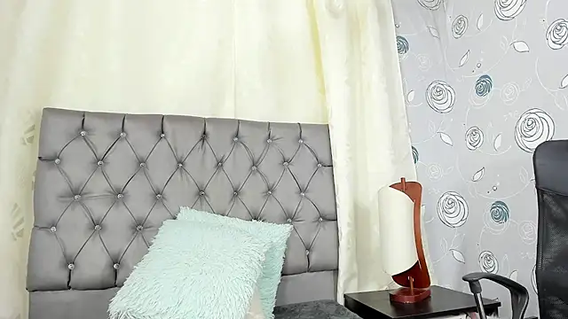 Snapshot of luna_evaa chatting on 03-18-25, 05:42 luna evaa online show from 03-18-25, 05:42
