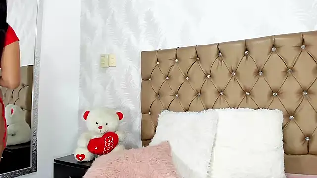 Snapshot of luna_evaa chatting on 09-09-25, 01:21 luna evaa online show from 09-09-25, 01:21