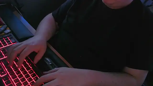 Snapshot of Smallcock22 chatting on 03-25-26, 04:46 Smallcock22 online show from 03-25-26, 04:46