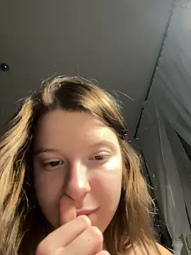 kimczii online show from 12-18-24, 10:40