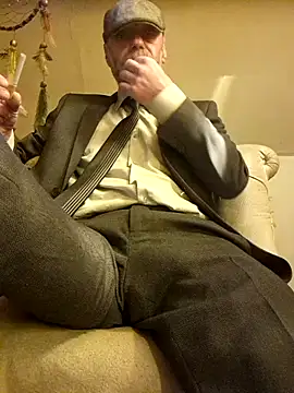 Snapshot of eddouxxx78 chatting on 03-12-26, 05:19 eddouxxx78 online show from 03-12-26, 05:19