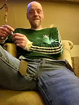 Snapshot of eddouxxx78 chatting on 03-14-26, 04:12 eddouxxx78 online show from 03-14-26, 04:12