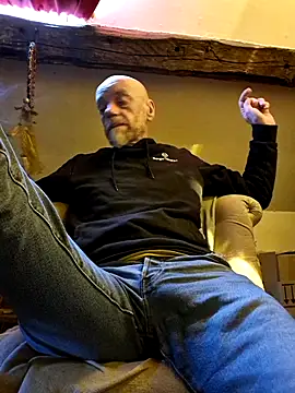 Snapshot of eddouxxx78 chatting on 03-28-26, 09:31 eddouxxx78 online show from 03-28-26, 09:31