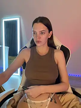 julia fly online show from 03-13-26, 09:27