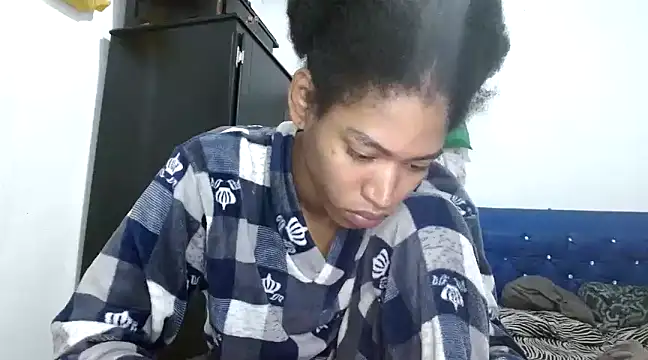 Snapshot of angelamarie1 chatting on 12-23-24, 12:30 angelamarie1 online show from 12-23-24, 12:30
