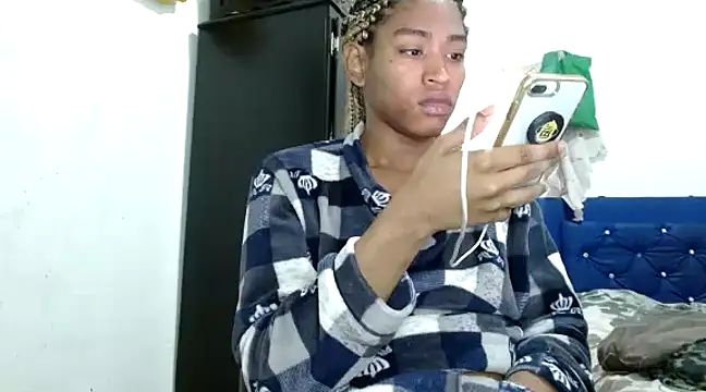 Snapshot of angelamarie1 chatting on 01-02-25, 03:29 angelamarie1 online show from 01-02-25, 03:29