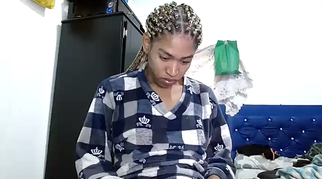 Snapshot of angelamarie1 chatting on 01-04-25, 12:49 angelamarie1 online show from 01-04-25, 12:49