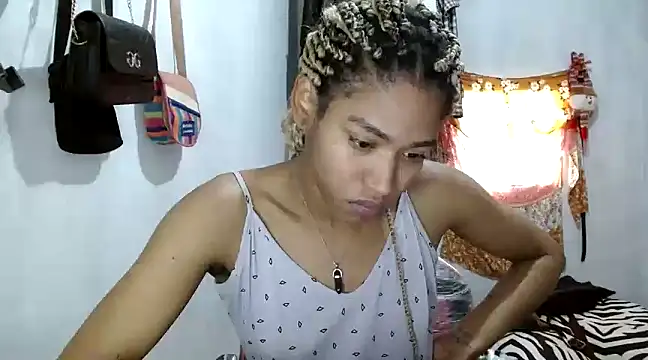 Snapshot of angelamarie1 chatting on 01-20-25, 12:49 angelamarie1 online show from 01-20-25, 12:49