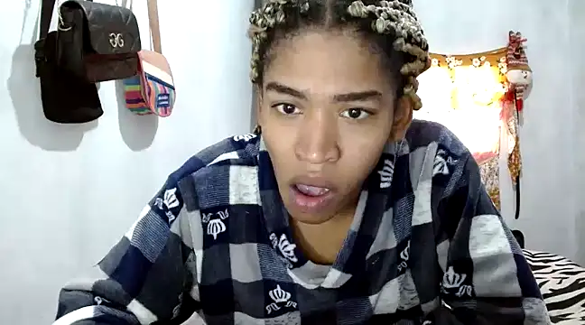 Snapshot of angelamarie1 chatting on 01-22-25, 12:17 angelamarie1 online show from 01-22-25, 12:17