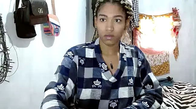 Snapshot of angelamarie1 chatting on 01-24-25, 12:20 angelamarie1 online show from 01-24-25, 12:20