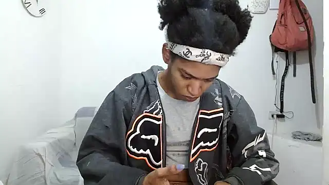 angelamarie1 online show from 11-10-25, 10:36