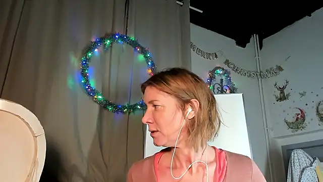 Snapshot of Lola_Belgium chatting on 01-20-25, 05:37 Lola Belgium online show from 01-20-25, 05:37