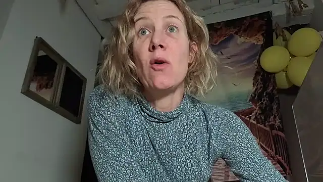 Lola Belgium online show from 05-18-26, 04:18