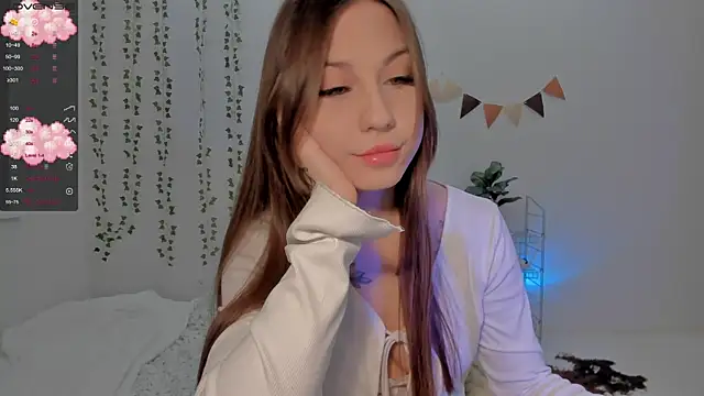 Snapshot of Mary_tiim chatting on 12-23-24, 03:33 Mary tiim online show from 12-23-24, 03:33