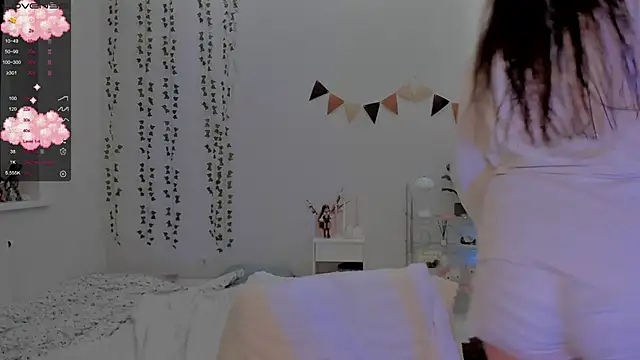 Snapshot of Mary_tiim chatting on 01-09-25, 06:26 Mary tiim online show from 01-09-25, 06:26