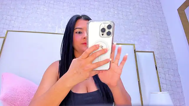 Snapshot of paola_rodriguez chatting on 09-15-25, 11:54 paola rodriguez online show from 09-15-25, 11:54