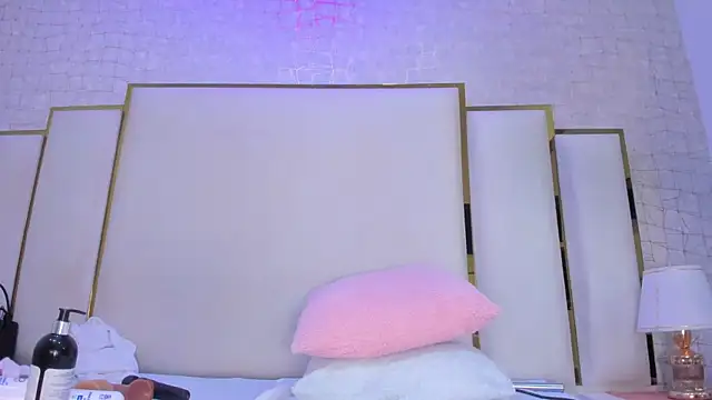 Snapshot of paola_rodriguez chatting on 04-28-26, 11:59 paola rodriguez online show from 04-28-26, 11:59