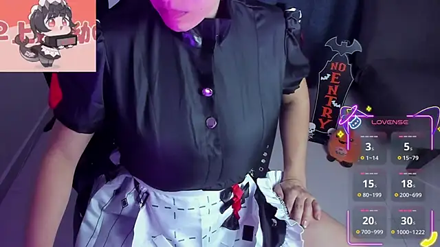 Roxy clark online show from 10-31-25, 09:10