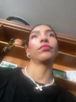 LauraAristizabal online show from 04-30-26, 12:22