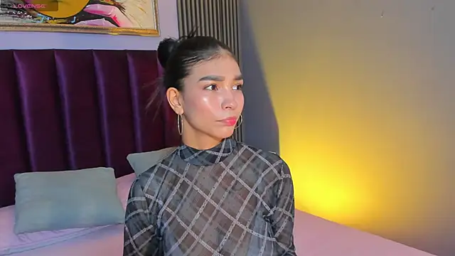 LauraAristizabal online show from 05-11-26, 11:49