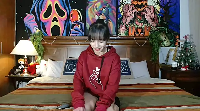 MINI Petite online show from 12-22-24, 04:50