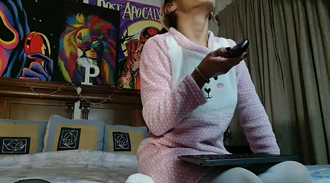 MINI Petite online show from 12-24-24, 05:27