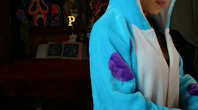 MINI Petite online show from 01-18-25, 01:52